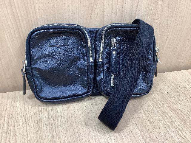グッチ シマ　レザー ボディバッグ　 