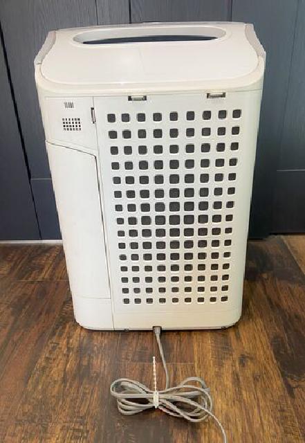 シャープ 加湿空気清浄機 KC-W65-W （その他家電）の買取価格