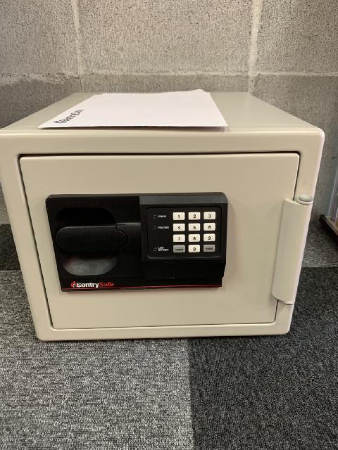 セントリー　ファイヤーセーフ　耐火金庫　SB0507