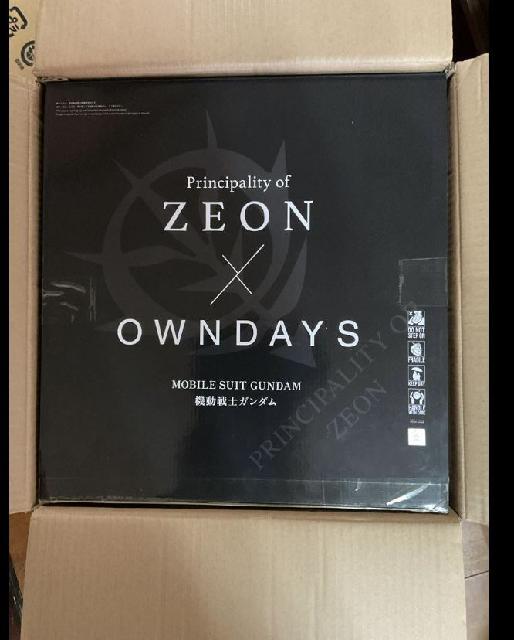 OWNDAYS × 機動戦士ガンダムZAKU HEADCASEシャア専用ザクII