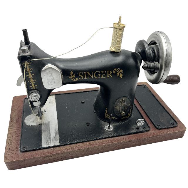 SINGER 職業用ミシン レトロ アンティーク （ その他家電）の買取価格