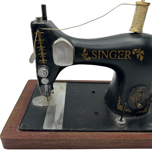 SINGER 職業用ミシン レトロ アンティーク （ その他家電）の買取価格