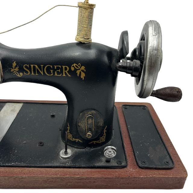 SINGER 職業用ミシン レトロ アンティーク （ その他家電）の買取価格