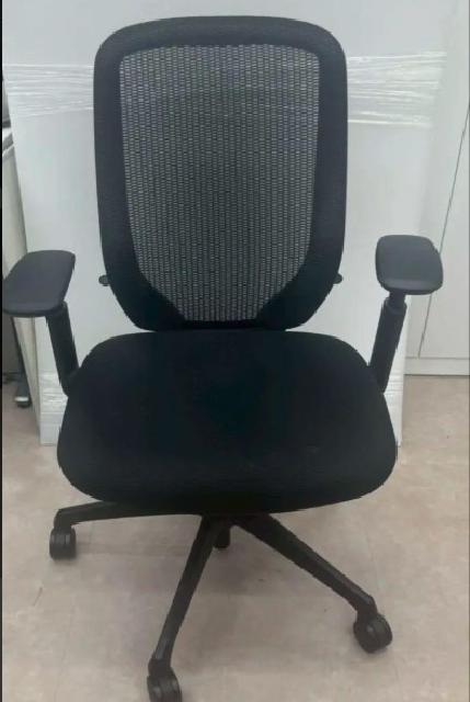 シルフィー　オカムラ　オフィスチェア