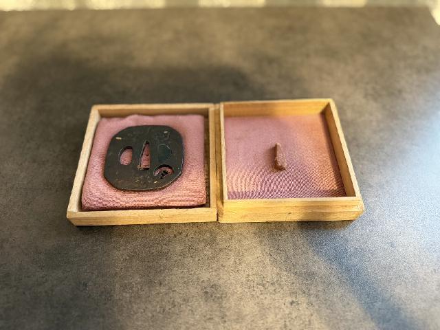 日本刀　鍔　箱付き
