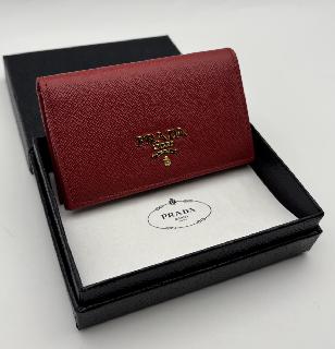 プラダの買取価格相場|おいくら リサイクルショップ買い取り実績