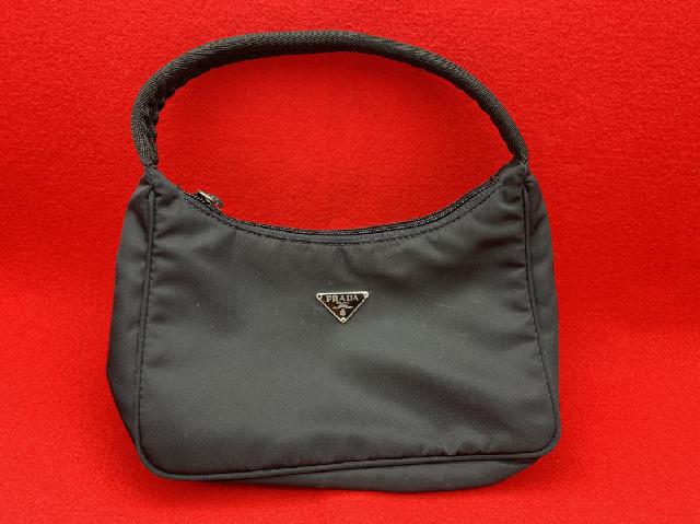  PRADA（プラダ）ナイロン ミニハンドバッグ（アクセサリーポーチ）