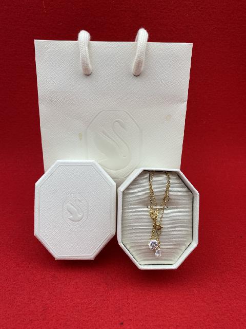 SWAROVSKI（スワロフスキー）クリスタルチャーム ネックレス