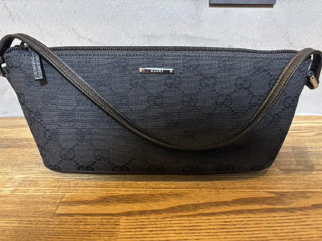 GUCCI（グッチ） GGキャンバス ショルダーポーチ