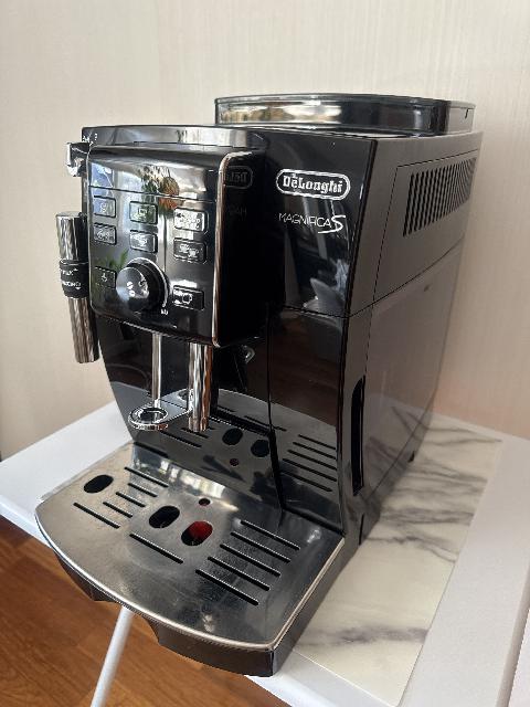 De'Longhi Magnifica マグニフィカS エスプレッソマシン （ その他家電