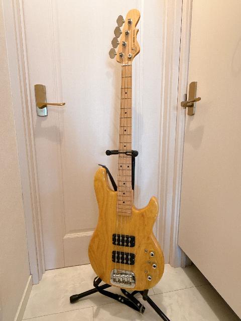 G&L L2000 トリビュート シリーズ エレキベース 他
