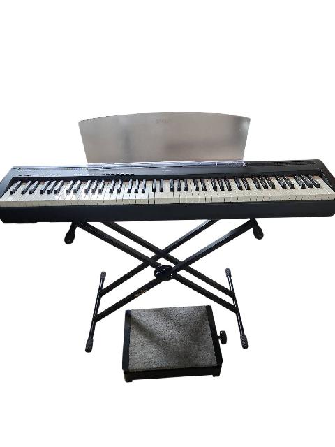 ヤマハ 電子ピアノ P-95 88鍵盤 HERCULESスタンド・補助ペダル付
