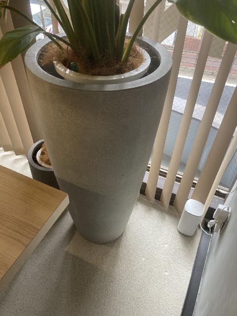 花瓶　コンクリート調