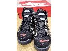 NIKE スニーカーの詳細ページを開く