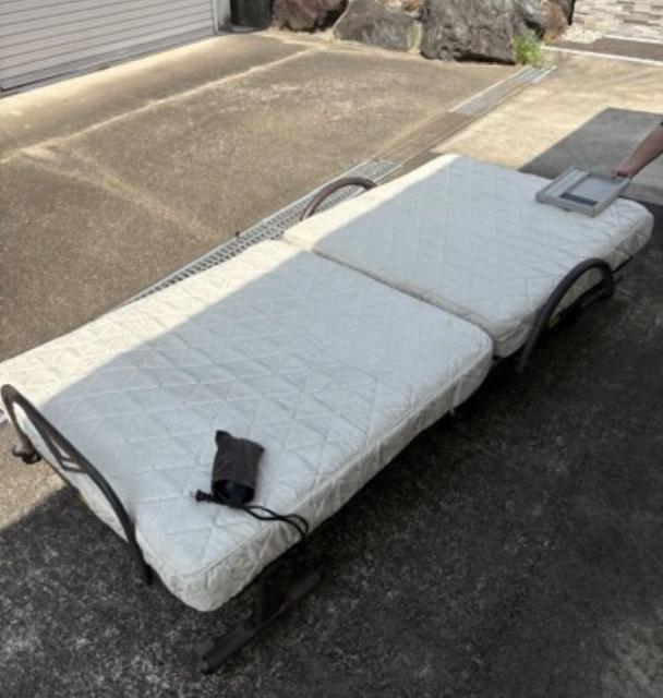 折りたたみ式ベッド