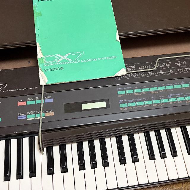 YAMAHA DX7