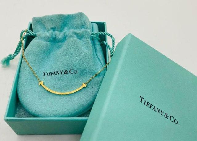 Tiffany & Co.（ティファニー）T スマイル ペンダント K18