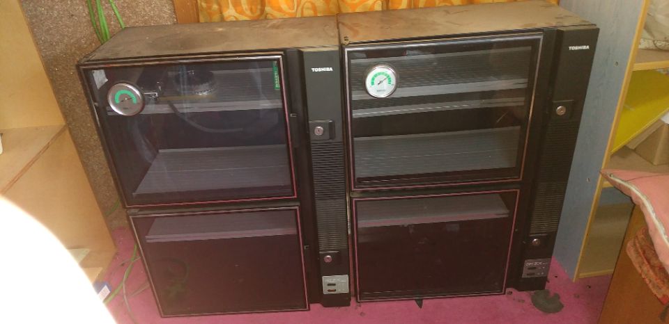 防湿庫　東芝　DCー85  2台