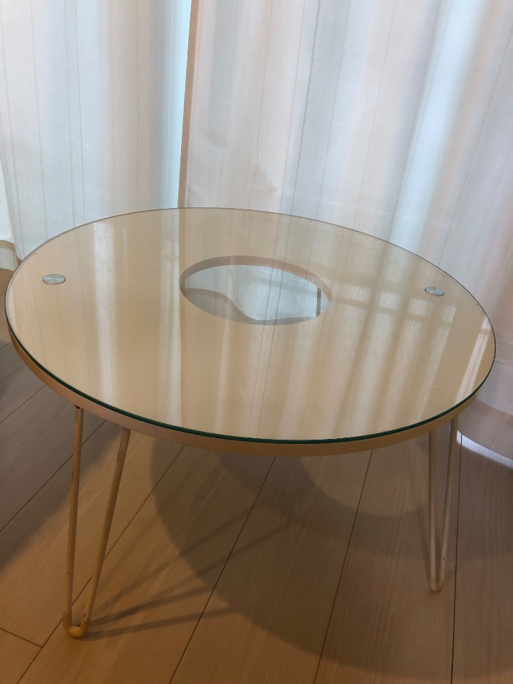 強化ガラス付丸いテーブル