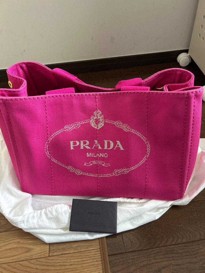PRADA バック