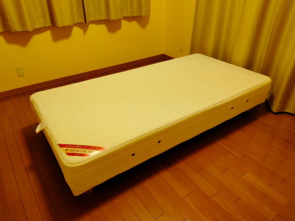 脚付きマットレス