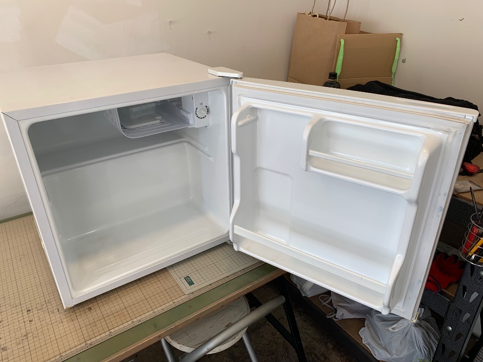 冷蔵庫・(株)ユーイング(MORITA)・MR-D05BC