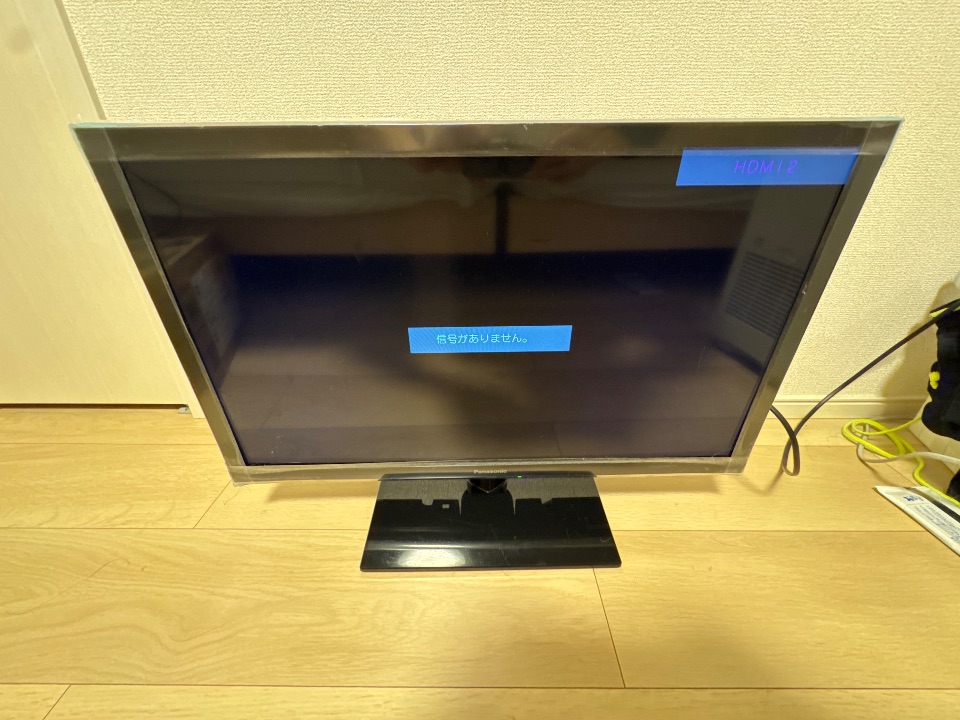 テレビ　24v型 TH-24C305