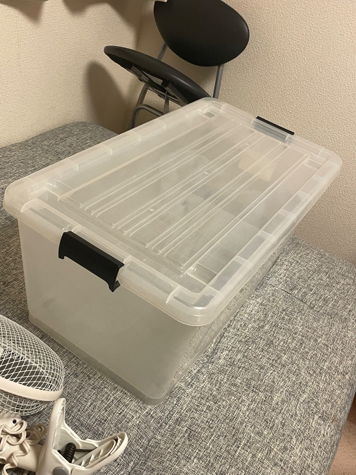 プラスチックのボックス