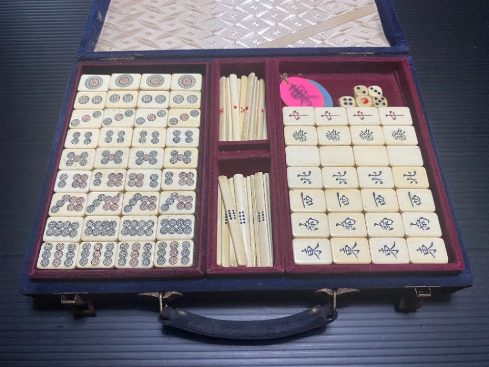材質不明　麻雀牌