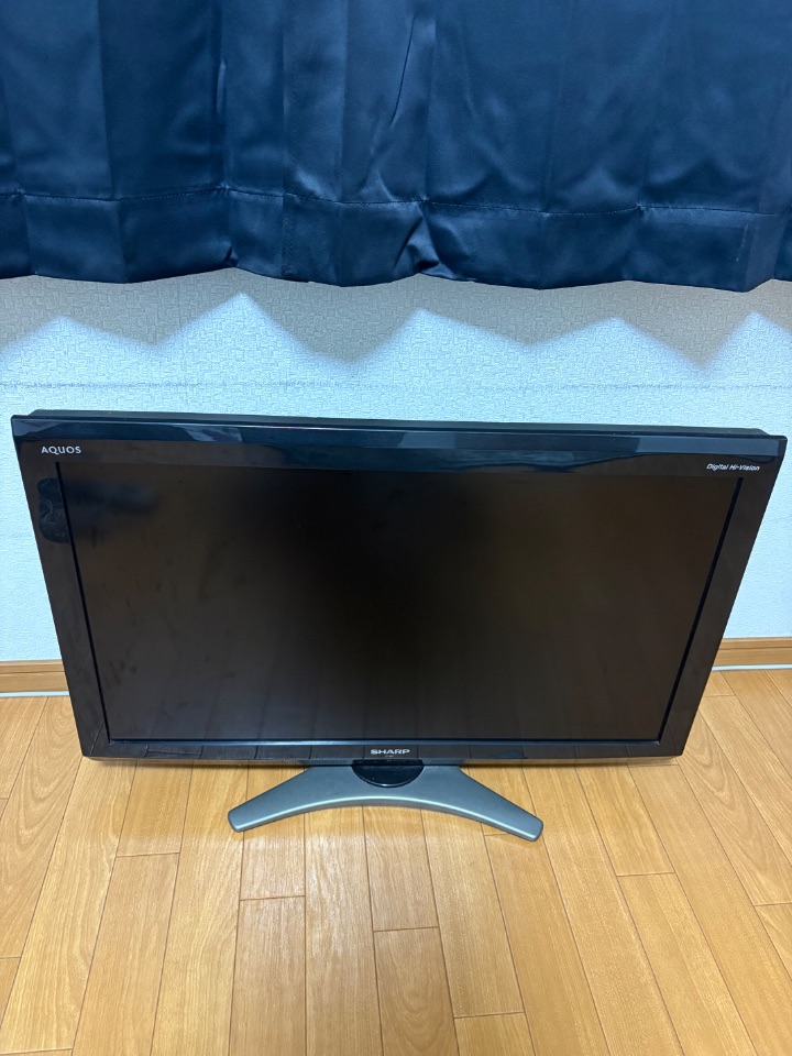 テレビ SHARP AQUOS LC-32E7（2010年製）