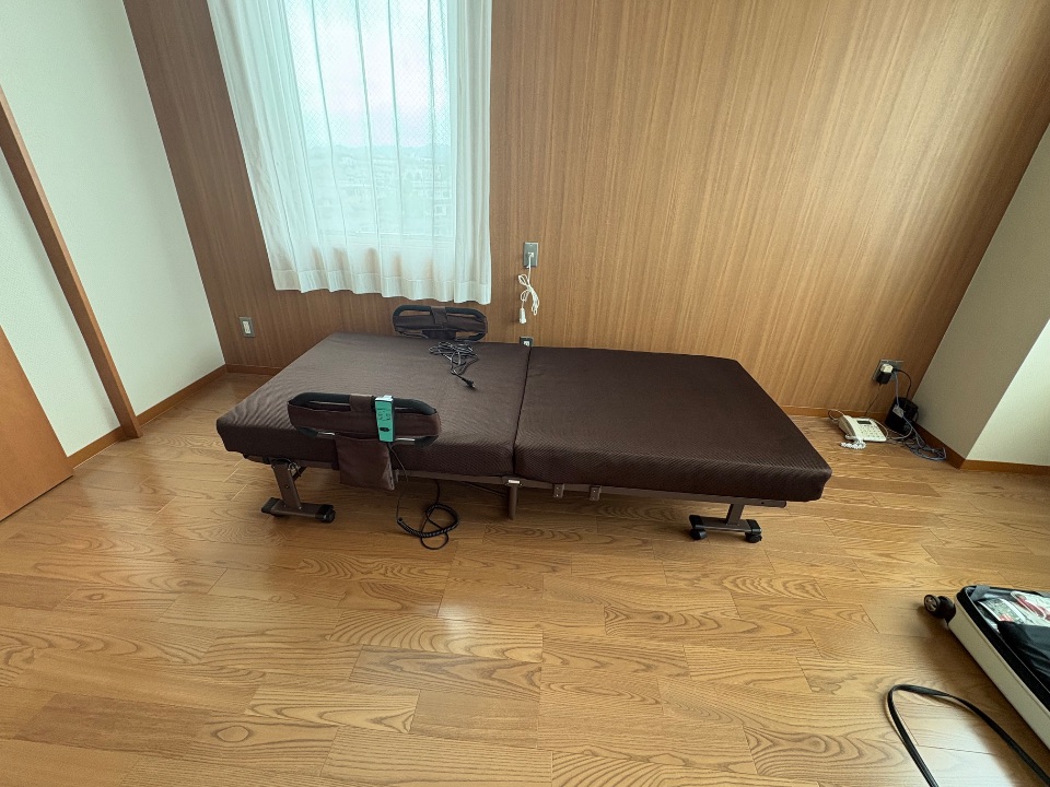 電動式リクライニングベット
