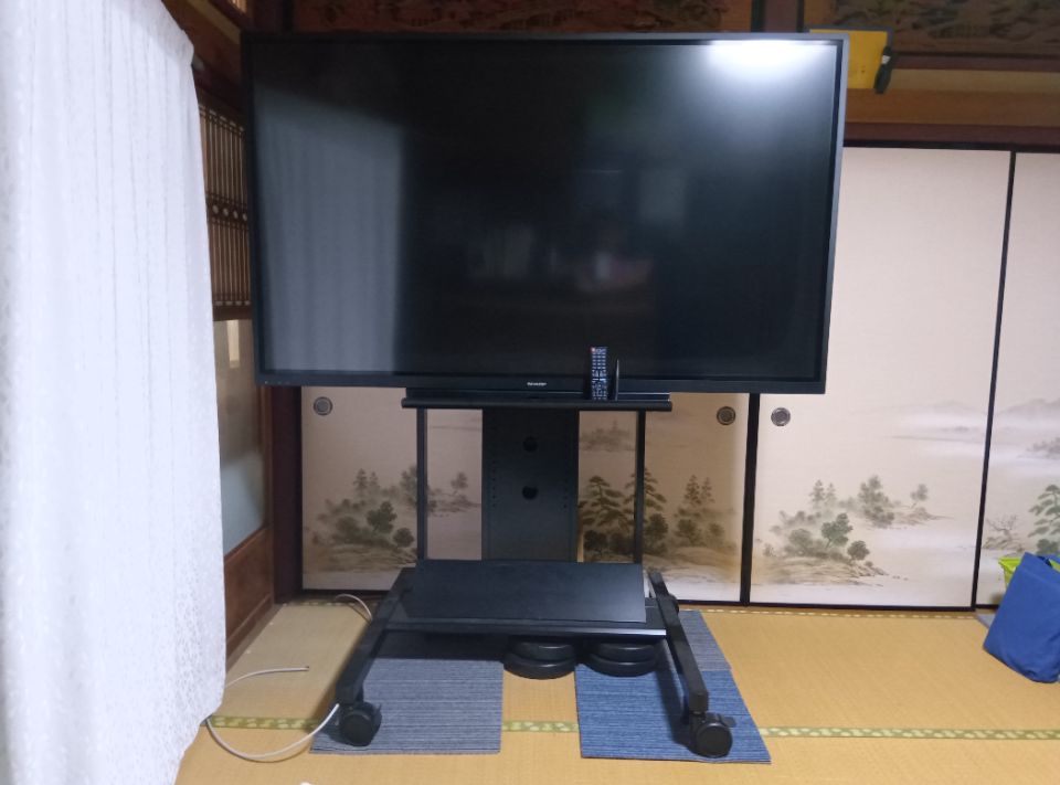 SHARP　PN-L751H