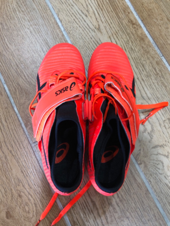 asics スパイク　25.5cm