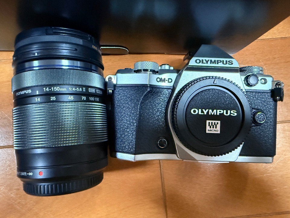 OLYMPUS ミラーレス一眼 OM-D E-M5 MarkII 14-150mm IIレンズキット