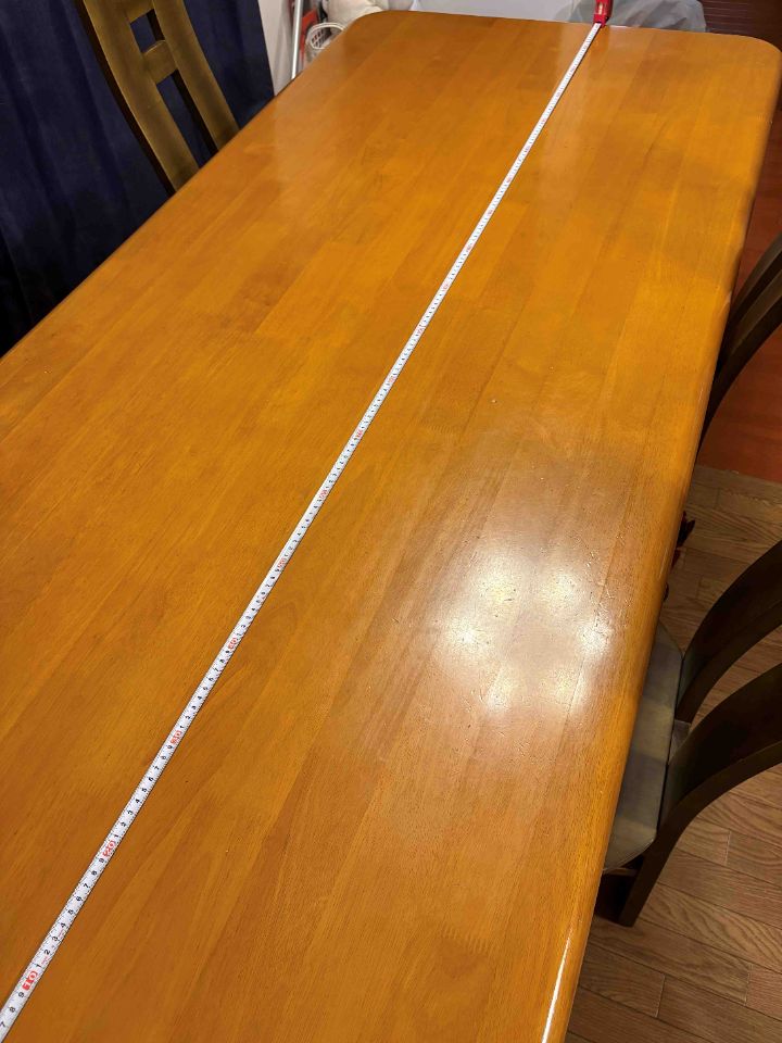 ⑩ダイニングテーブル(88cmx193cm)と椅子4脚