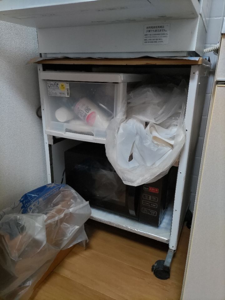 キャスター付き棚