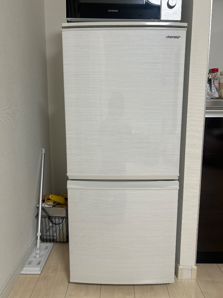 シャープ SHARP 冷蔵庫(幅48.0cm) 137L つけかえどっちもドア 2ドア ホワイト系 SJ-D14E-W
