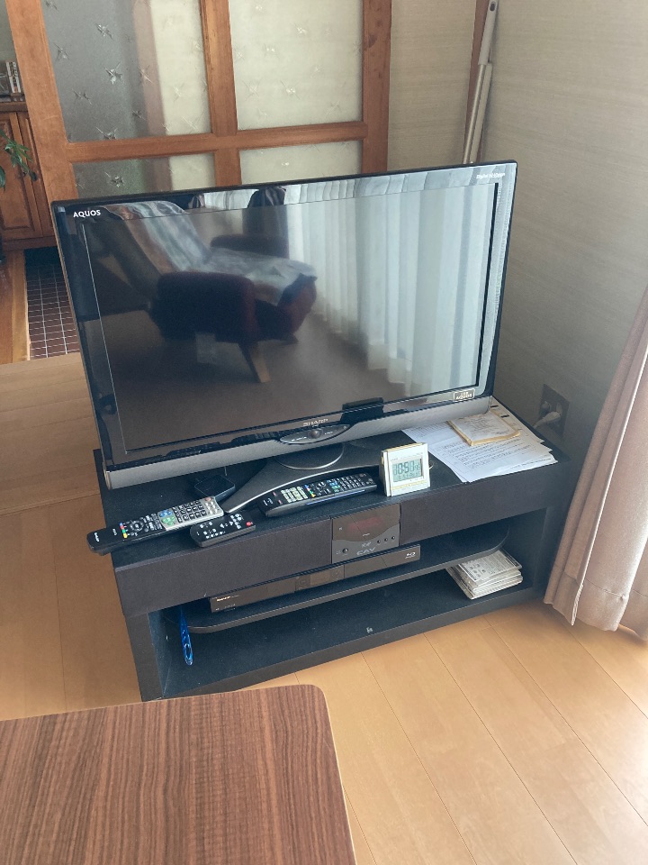 シャープ32型液晶テレビ