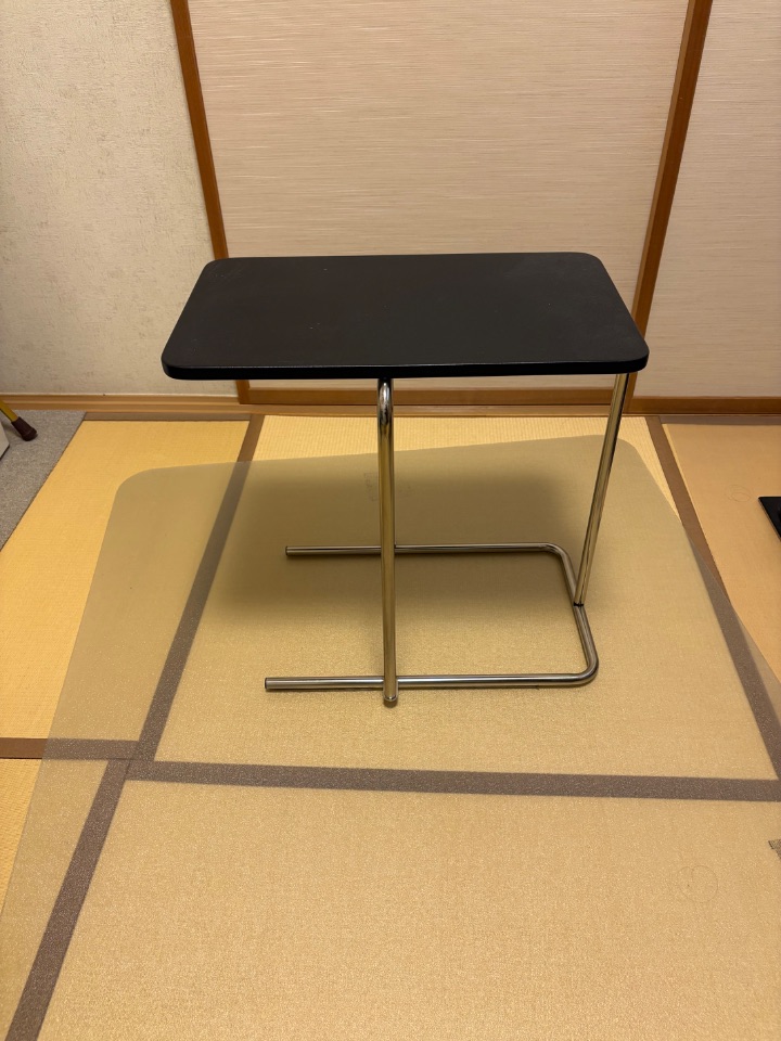 サイドテーブル　IKEA
