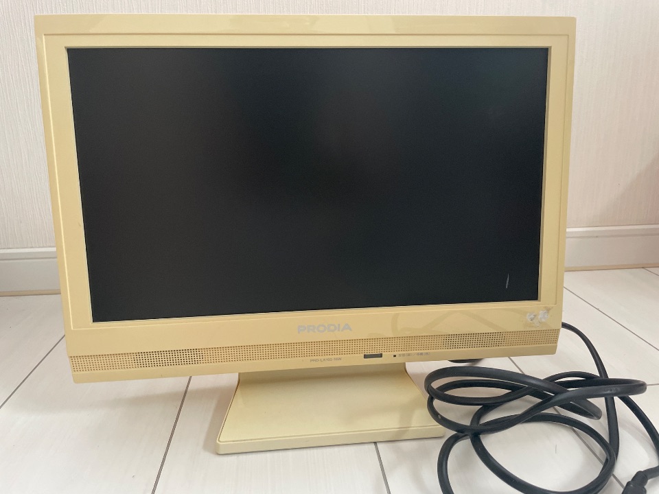 小型液晶カラーテレビ