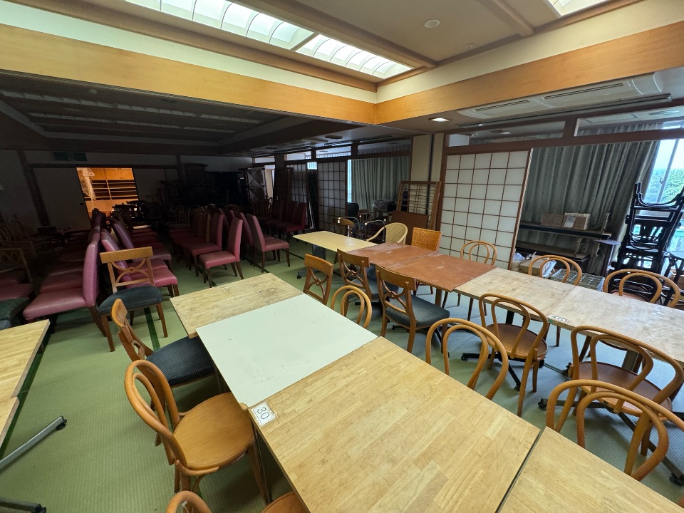 テーブル20台