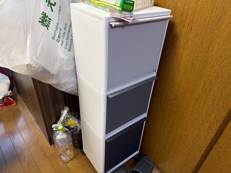 ゴミ箱、収納箱