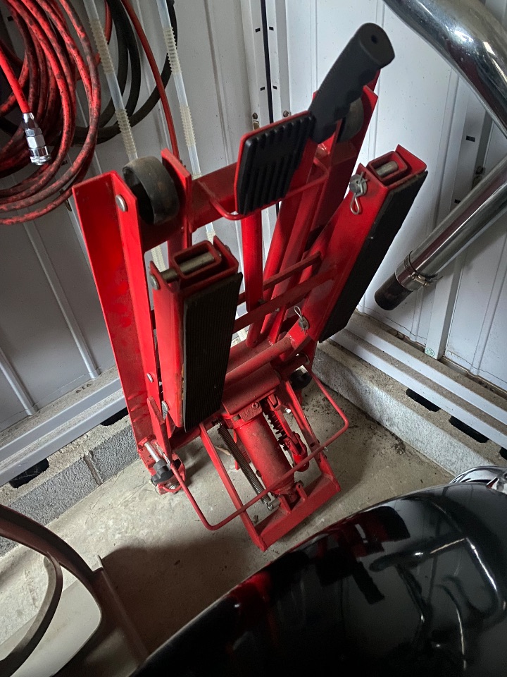 オートバイ整備用架台(ノーブランド)