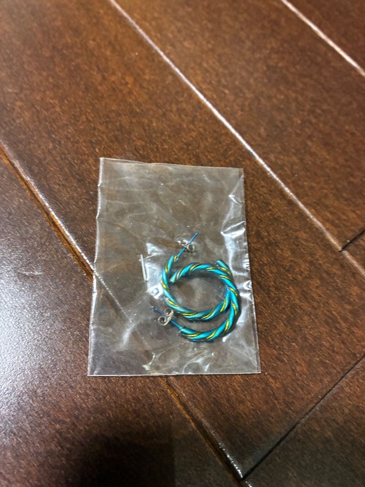 チタンピアス