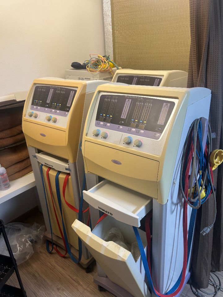 MINATO ミナト医科学 スーパーカイネ 干渉電流型低周波治療器 3台とポラリスカイネ1台まとめて スーパーカイネ 低周波治療器 接骨院 干渉波