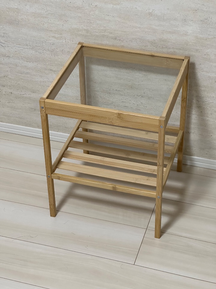 ベッドサイドテーブル　IKEA　202.471.28