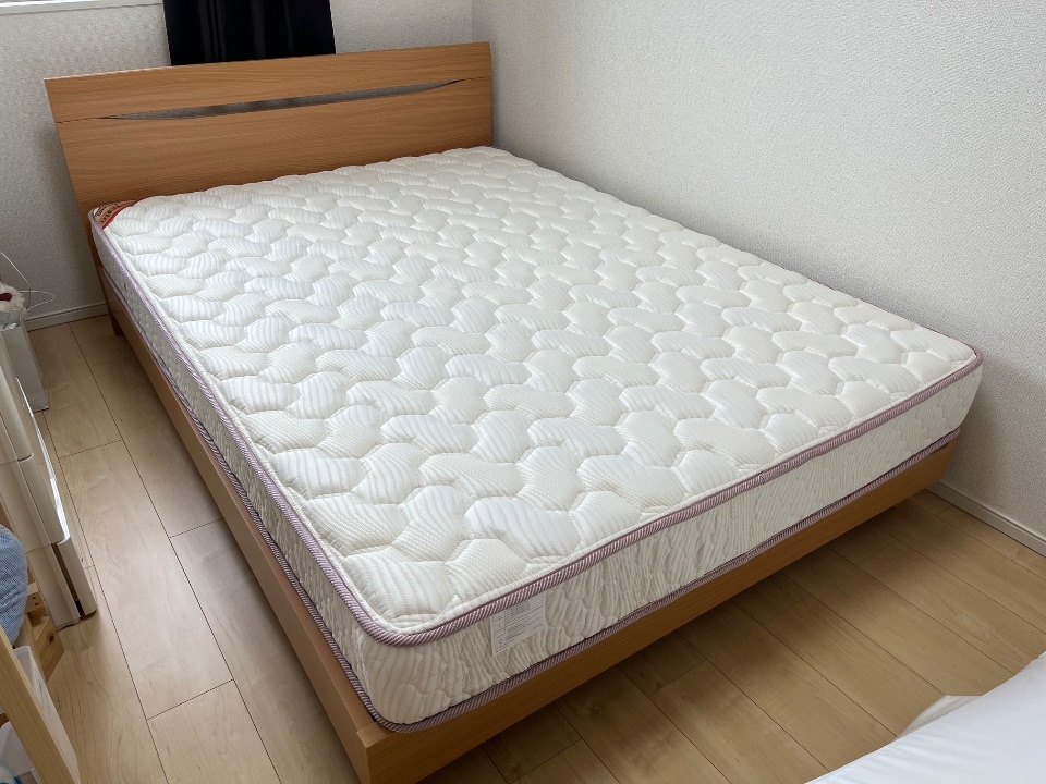 ダブルベッド