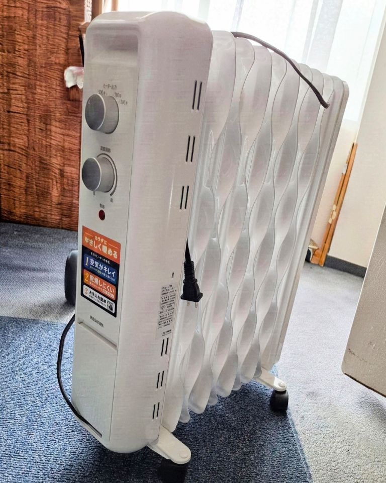 オイルヒーター、アイリスオーヤマ: KIWH2-1210D-W