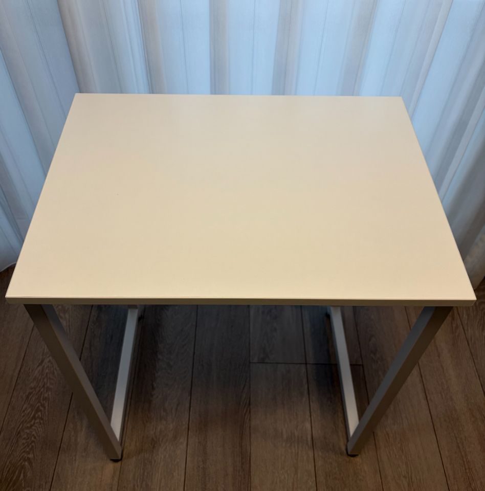 シンプルデスク ワークデスク モニターアーム対応 幅60cm 奥行45cm ホワイト　サンワダイレクト　品番： 100-DESKF014