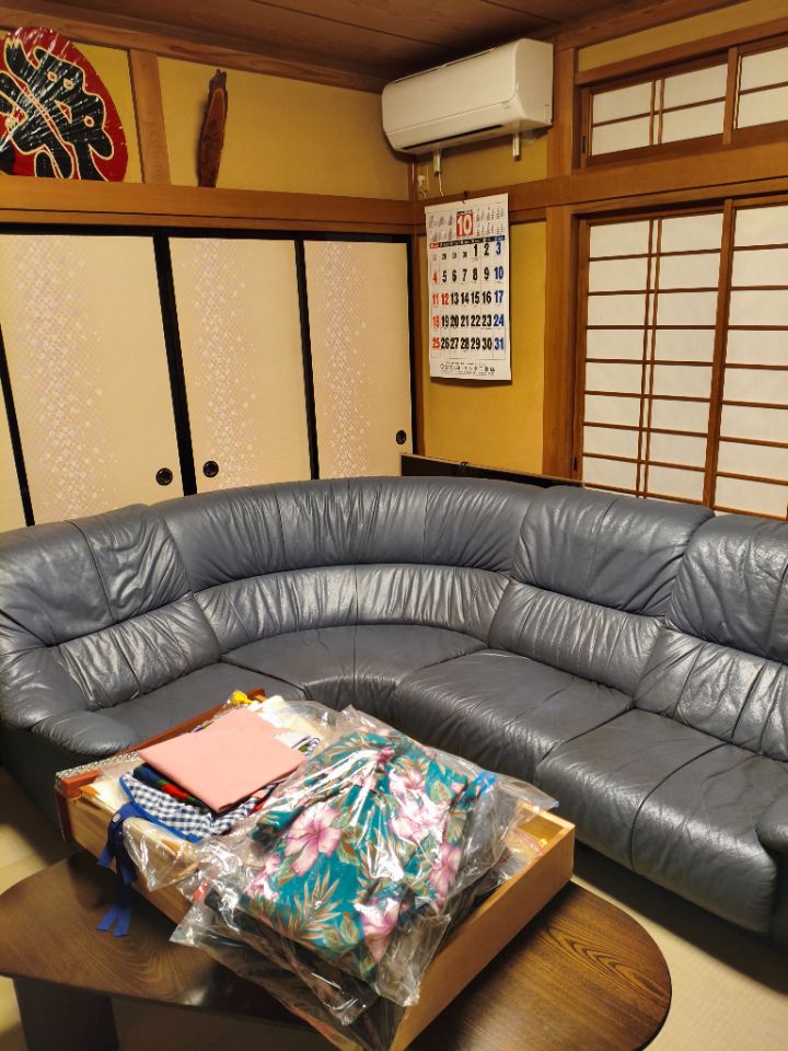 革張りソフア